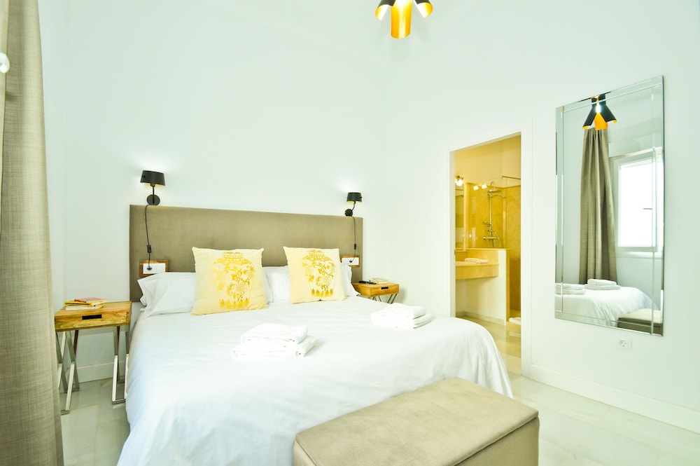 Suite (8)