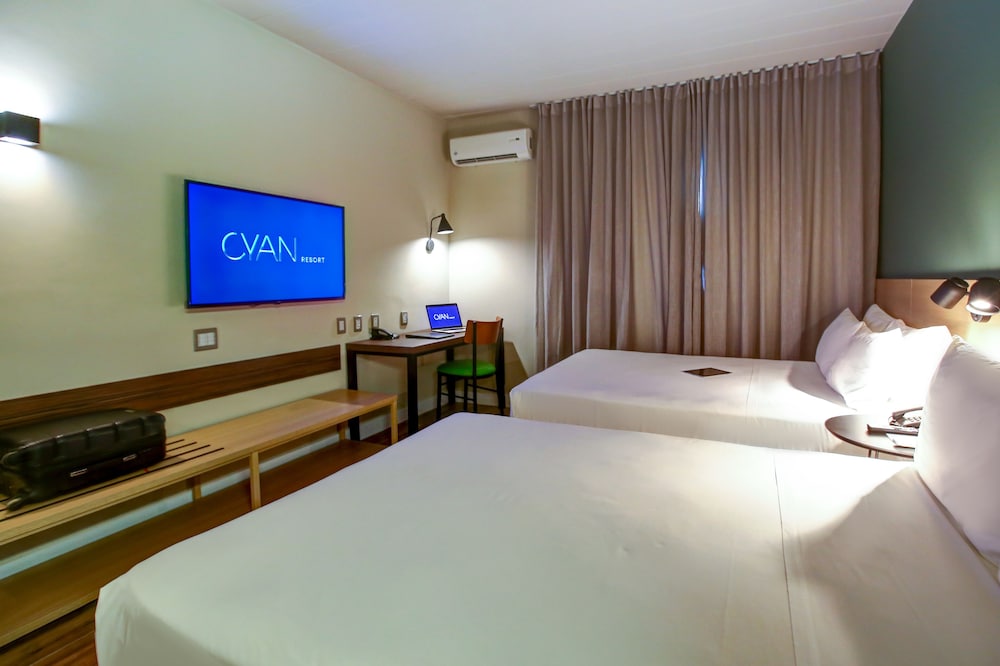 Family Room, 2 Double Beds - Photo 11