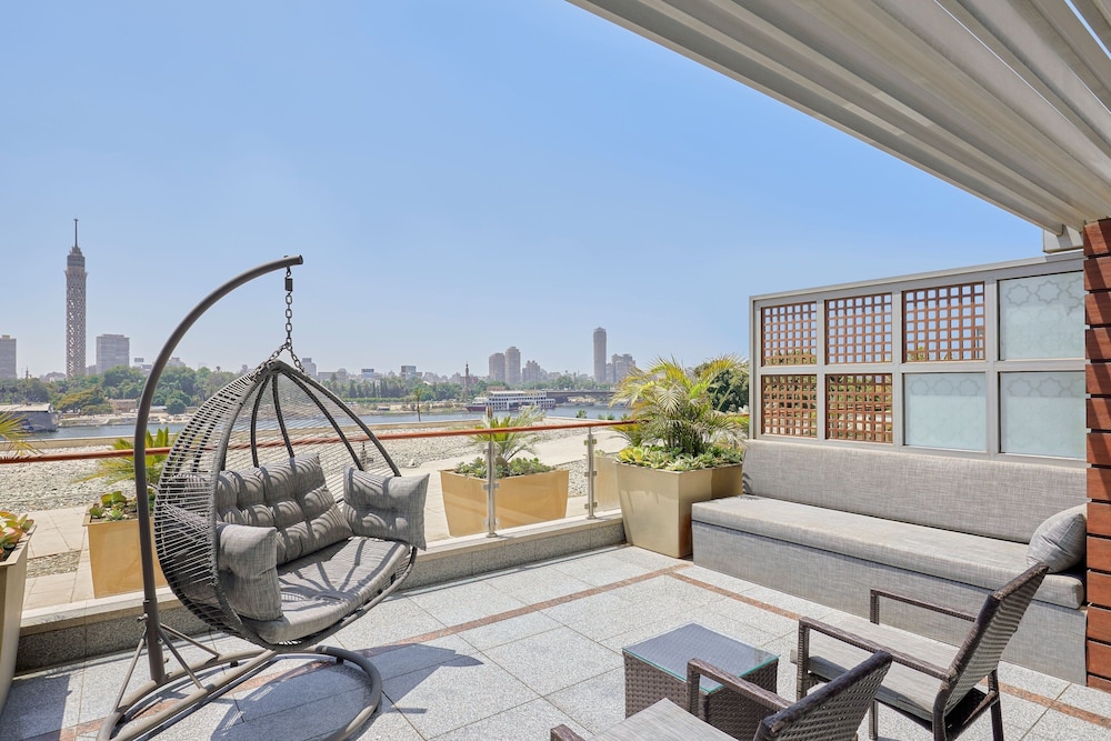 Deluxe Room, 1 King Bed, Smoking, Terrace (View)