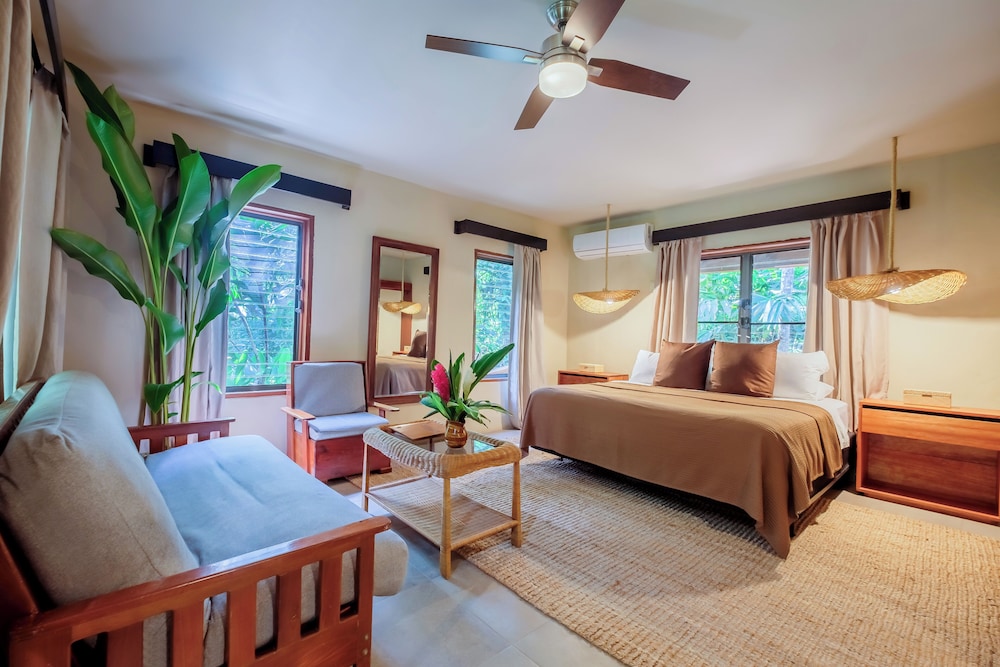 Bungalow, 1 King Bed