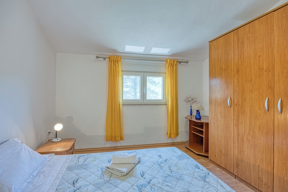 Family Apartment, 1 Bedroom, Sea Facing (Seaview Apartment In Pasman A2) photo 3