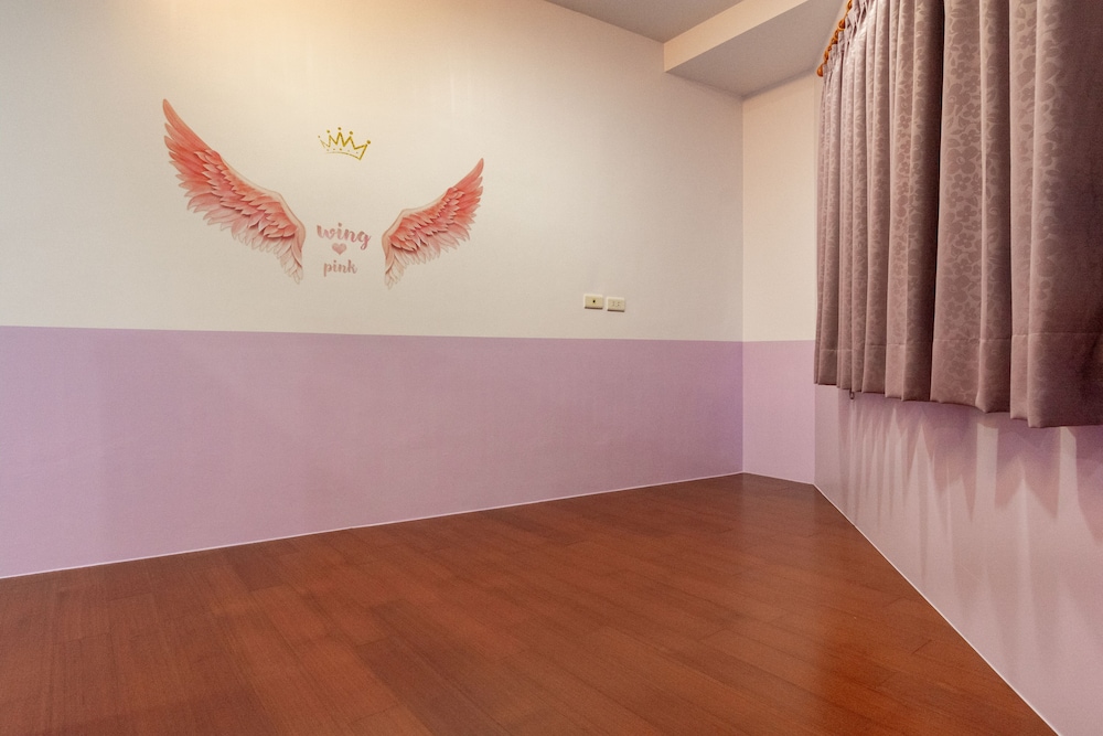 Basic Double Room, 1 Queen Bed photo 2