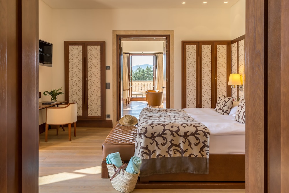 Suite, Tower