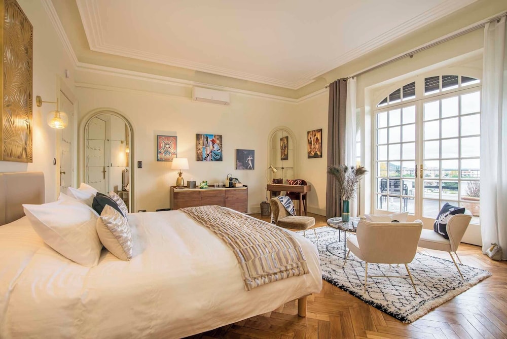 Panoramic Suite, Private Bathroom, Canal View (Suite Oscar) photo 1