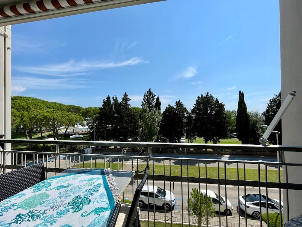 Studio, Multiple Bedrooms, Balcony