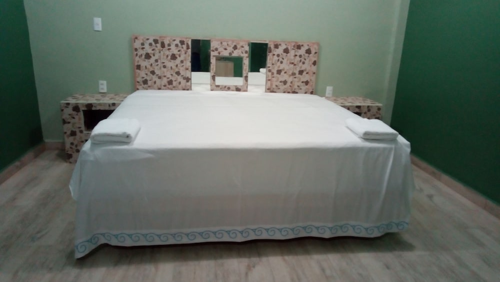 Family Room, 1 King Bed photo 2