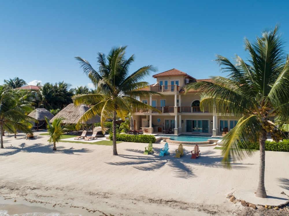 Manatee Luxury Villa, 4 Bedrooms, Private Pool, Ocean View