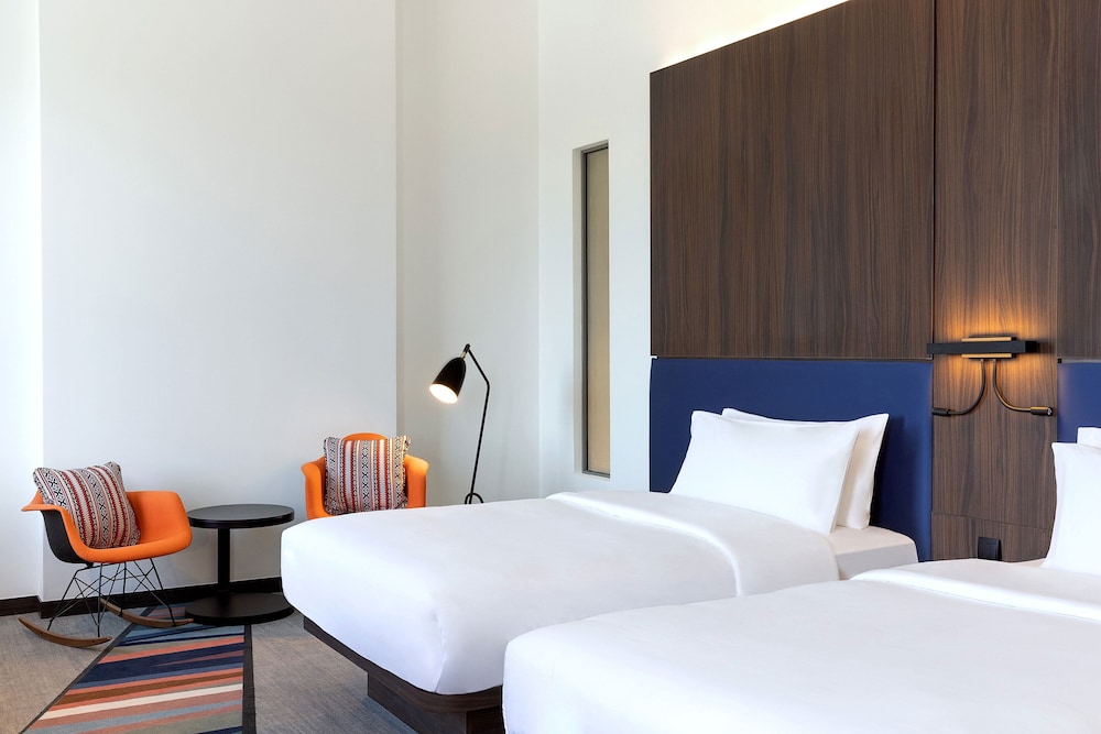 Room, 2 Twin Beds, City View photo 1