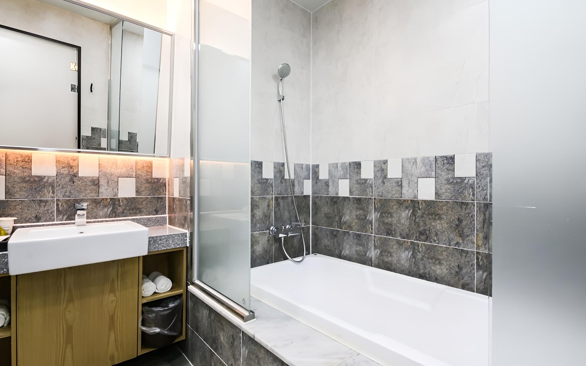 Room (Suite Room (Lake View)) photo 2