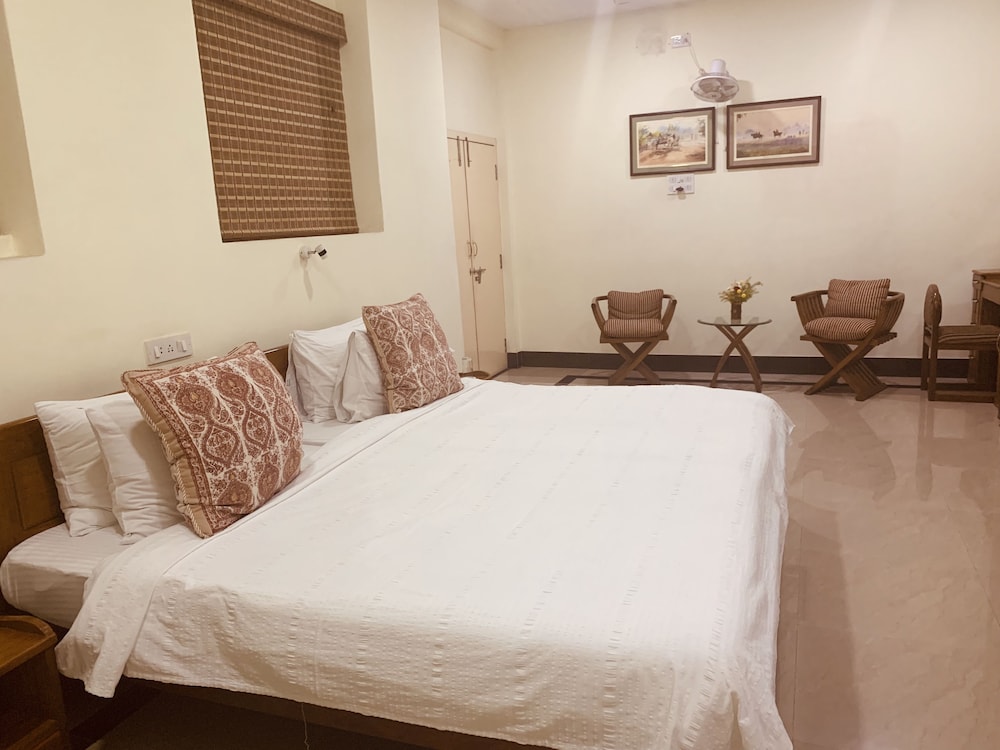 Deluxe Double or Twin Room - Photo 6