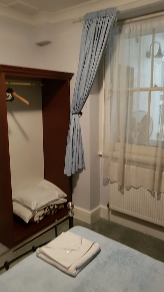 Double Room (Lower Ground Floor rear) photo 1
