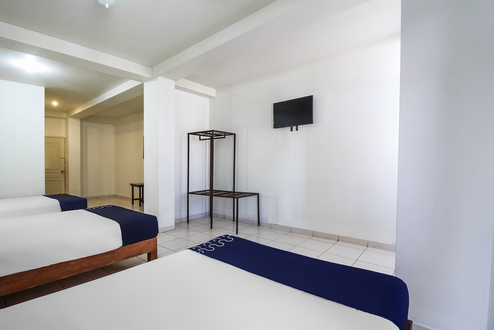 Standard Triple Room (3 double beds) photo 3