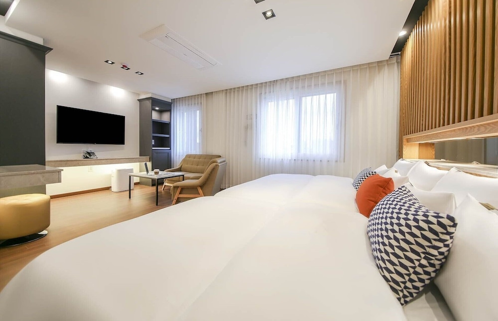 Junior Twin Room