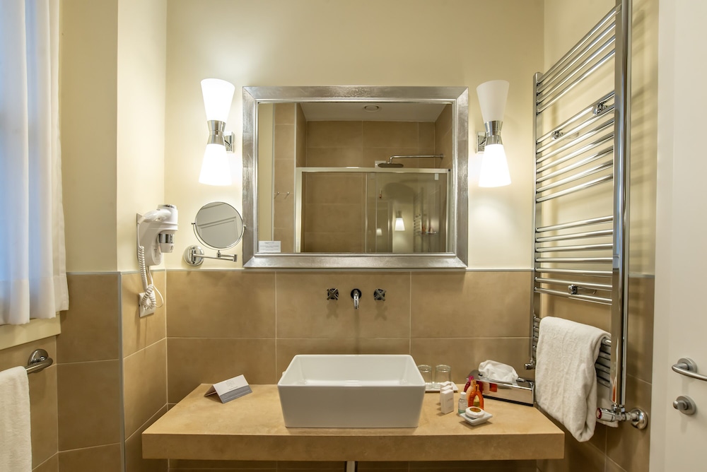 Suite with Terrace thumbnail 5