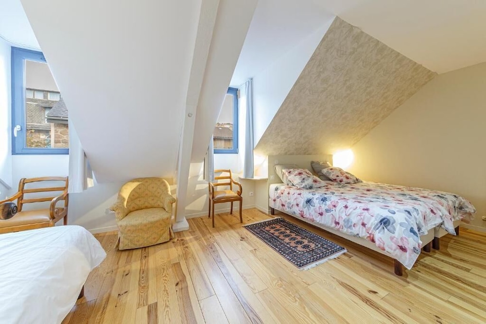 Grand Townhome, 3 Bedrooms photo 1