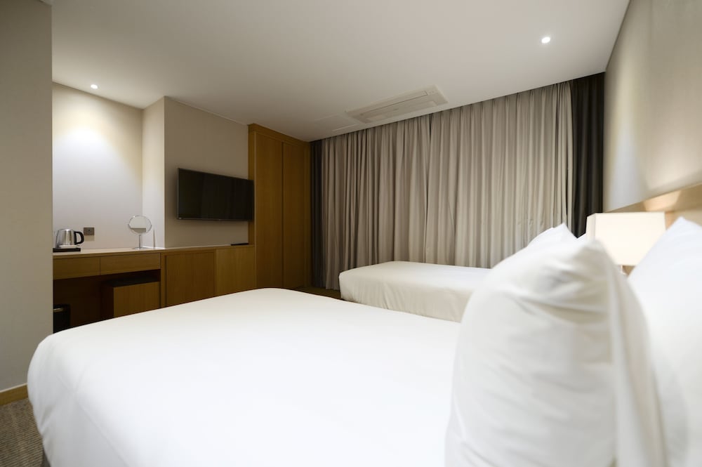 Standard Twin Room photo 2