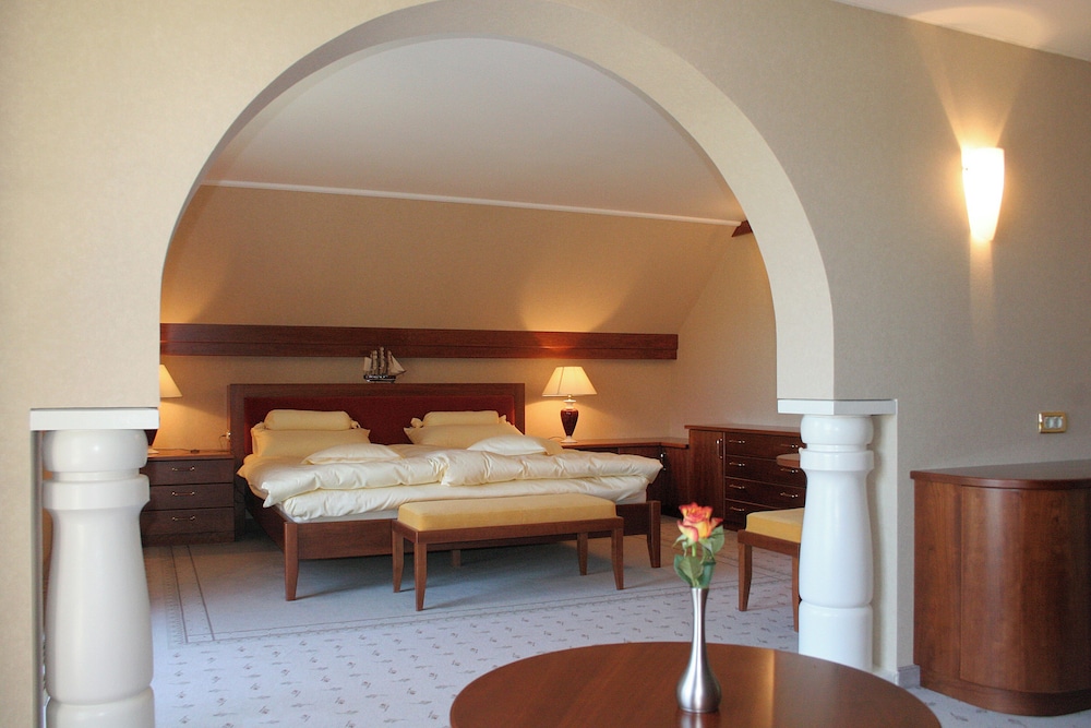 Luxury Alpine Villa (2 Persons)