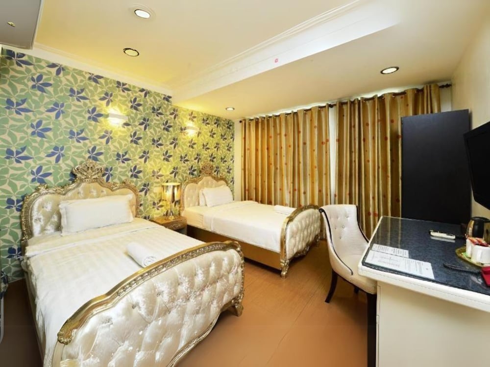 Twin Room - Photo 4