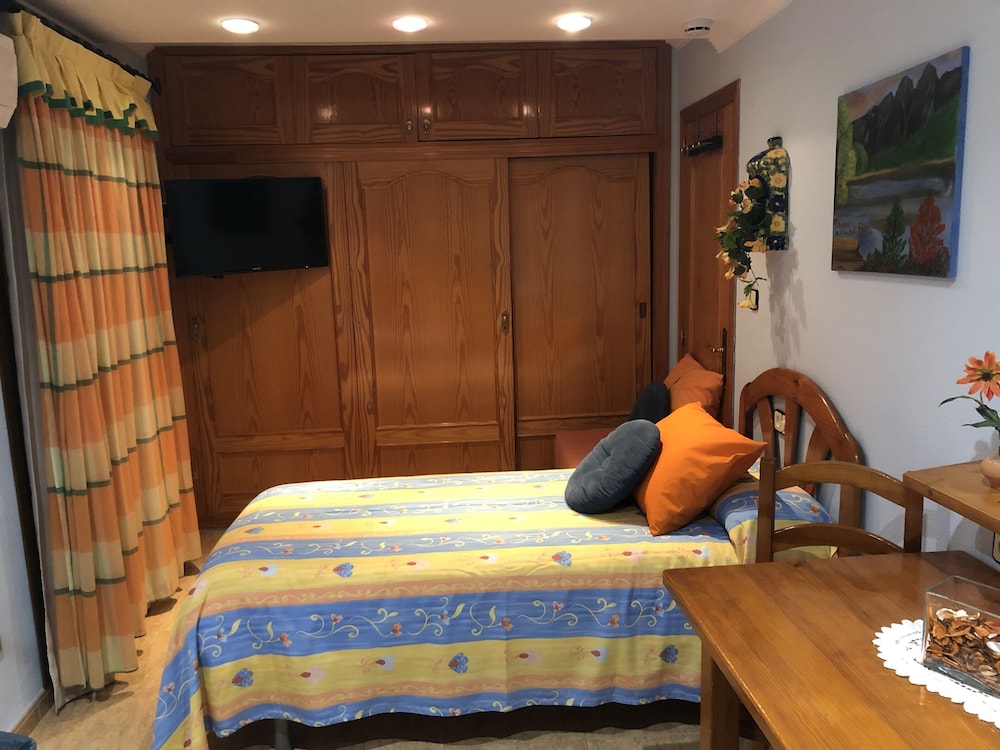 Family Room - Photo 3