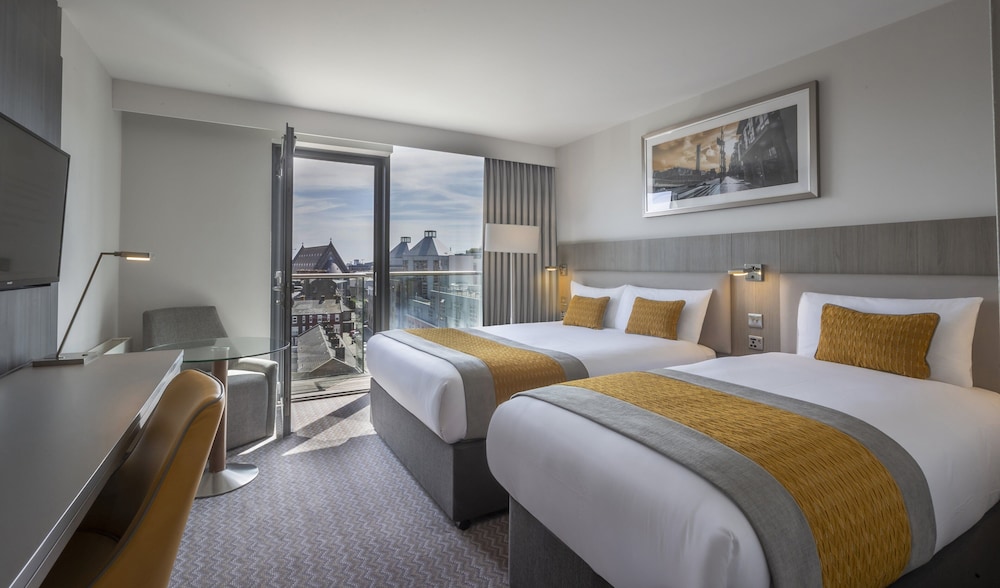 Deluxe Triple Room with Balcony