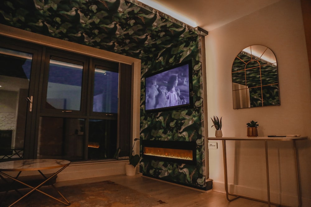 Apartment, Hot Tub - Photo 18