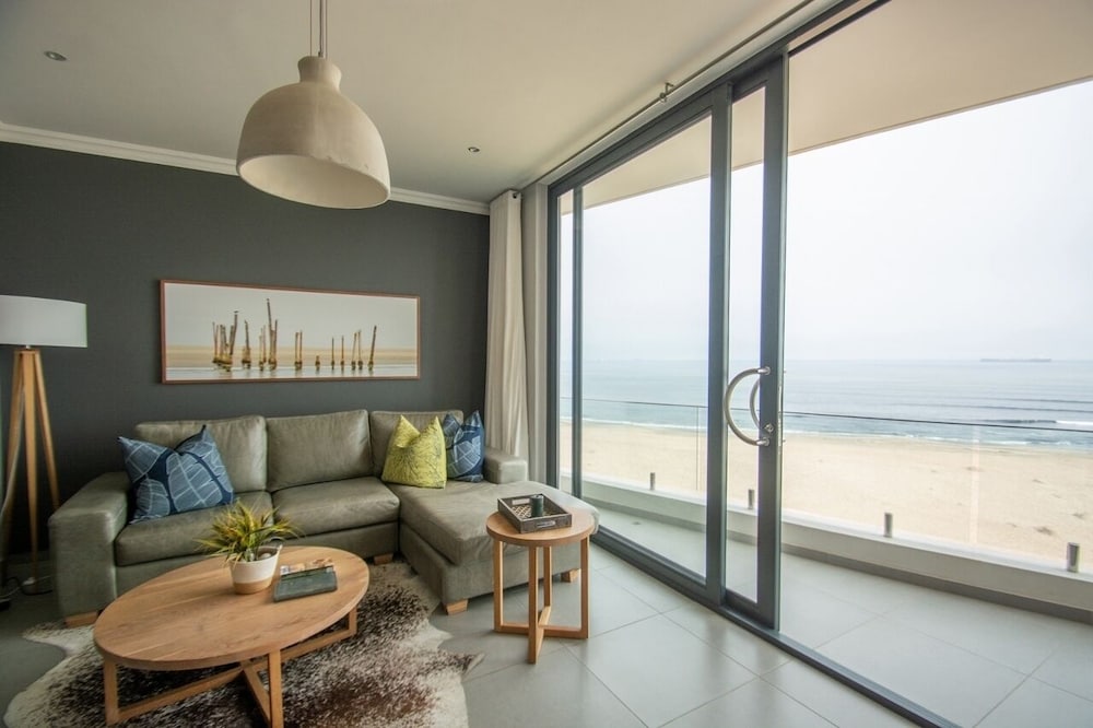 Family Room photo 2