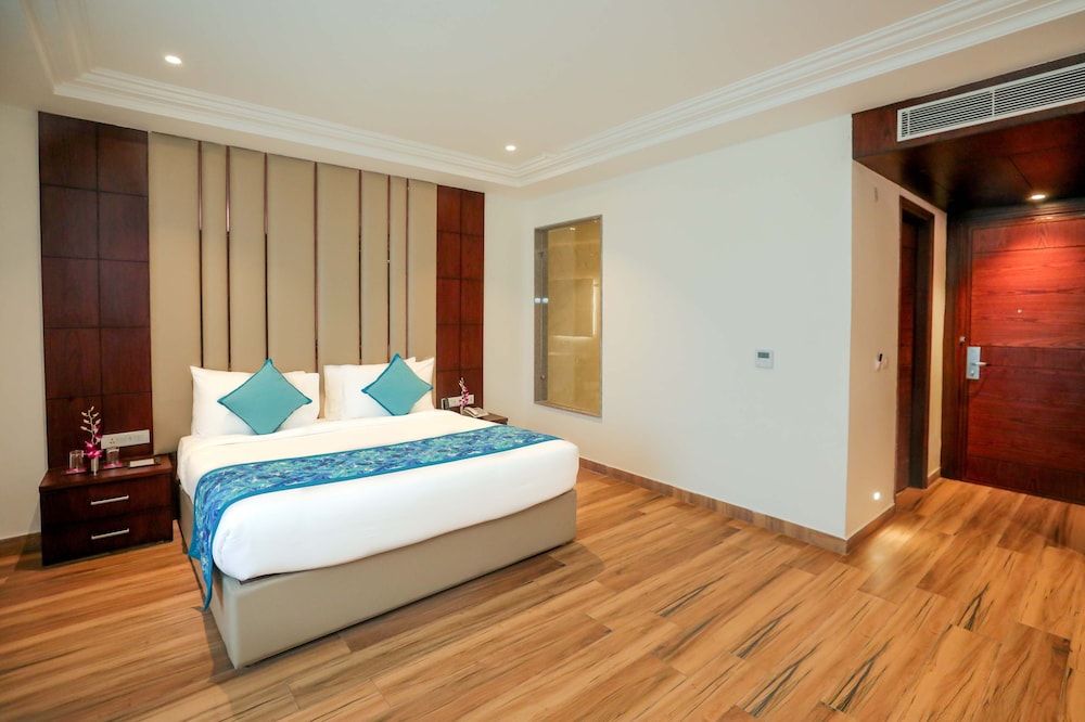 Premium Twin Room photo 2