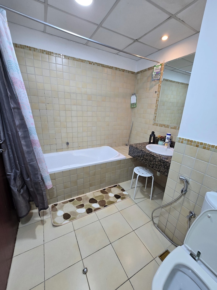 Standard Shared Dormitory, Mixed Dorm, Balcony, Pool View photo 3