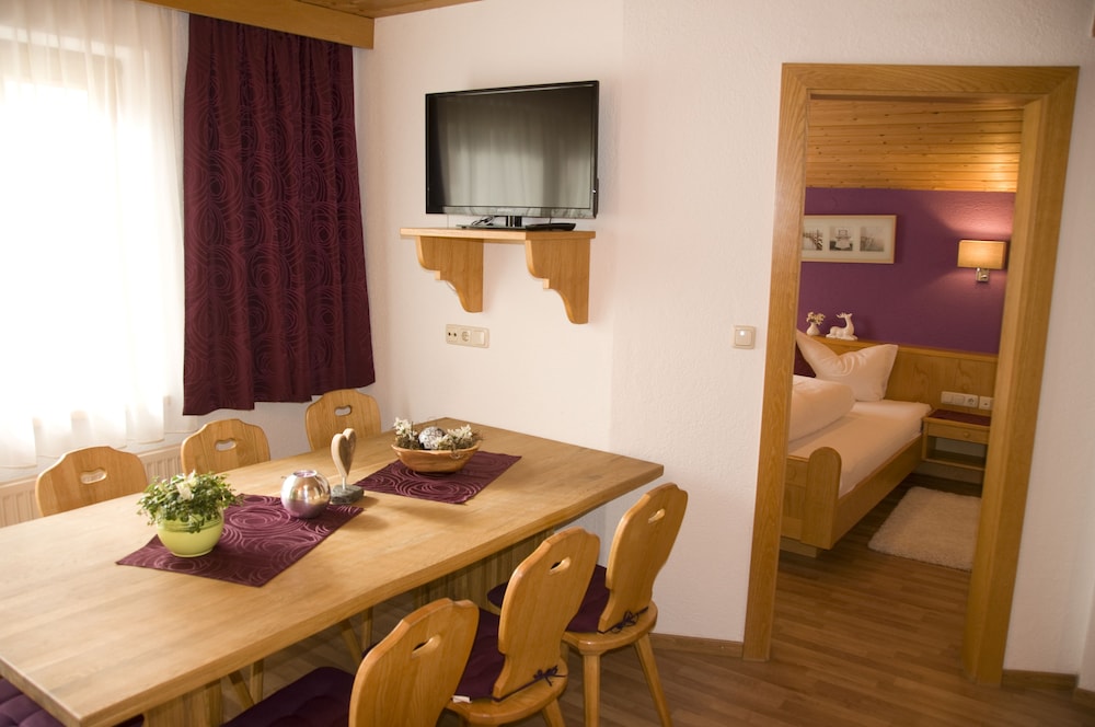 Apartment, 4 Bedrooms, Balcony