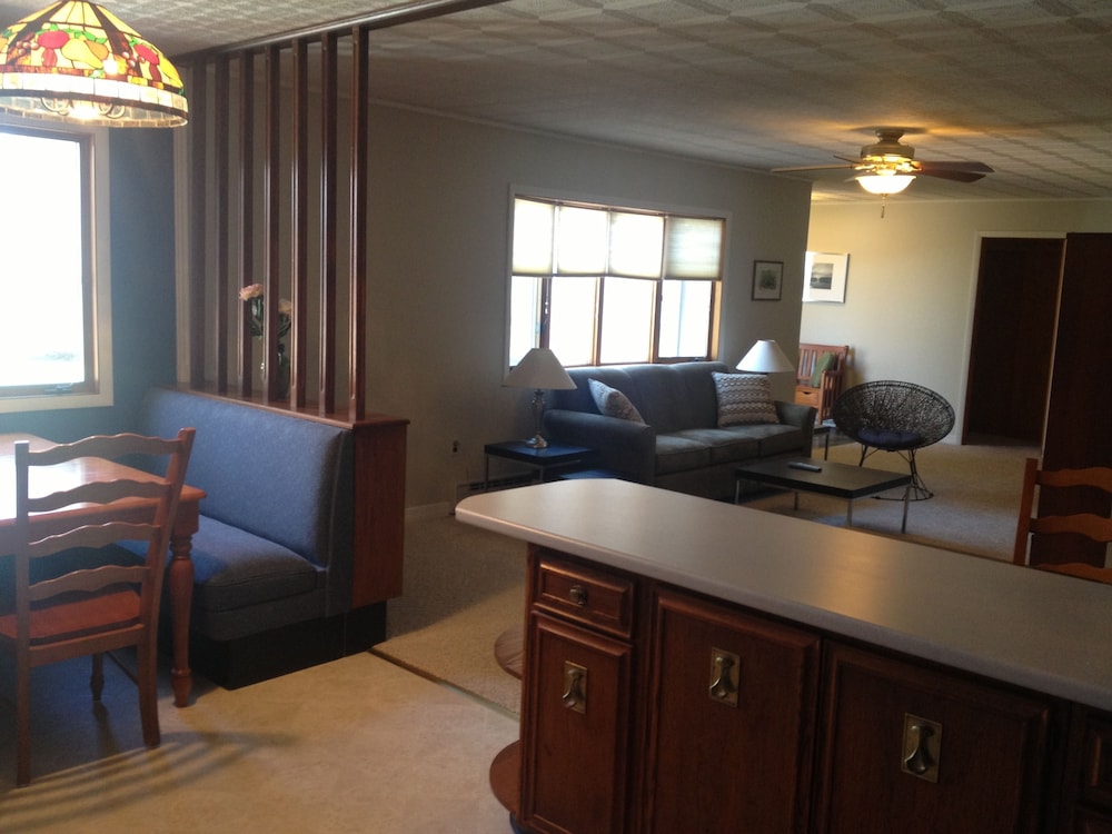 Townhome, 2 Bedrooms photo 2