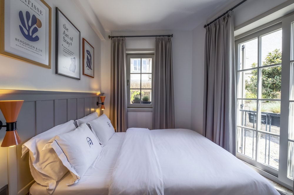 Standard Double Room - Photo 16