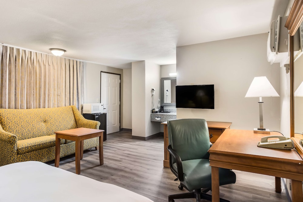 Room, 2 Double Beds, Smoking - Photo 2