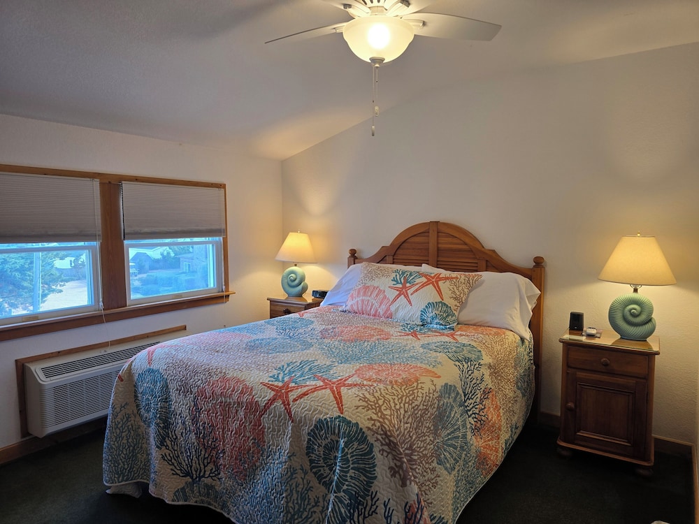 Standard Suite, 1 Bedroom, Non Smoking (Non-Harborfront Suite 304)