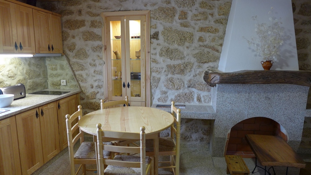 Traditional Townhome, 1 Bedroom, Kitchenette, Mountainside (Oliveira) photo 2