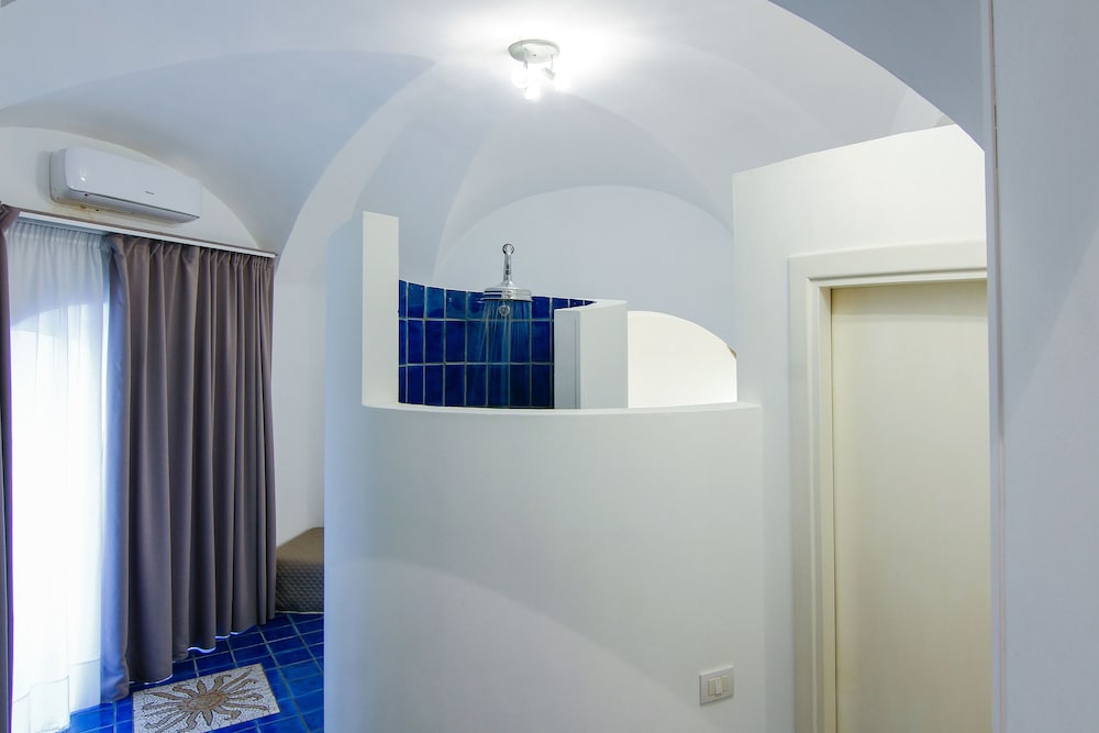 Executive Room, Sea View - Photo 11