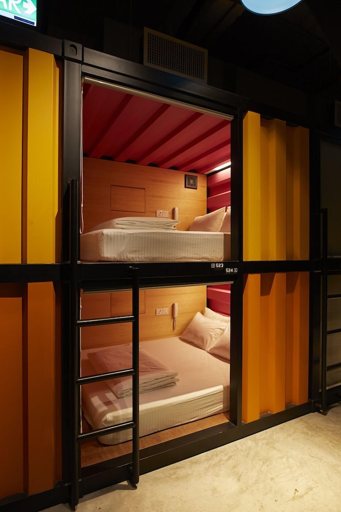 Capsule Queen (Check-In between 2000 - 0400 (12 hours stay) photo 2