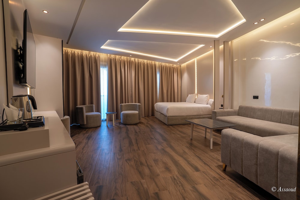 Comfort Suite, Balcony, City View photo 3