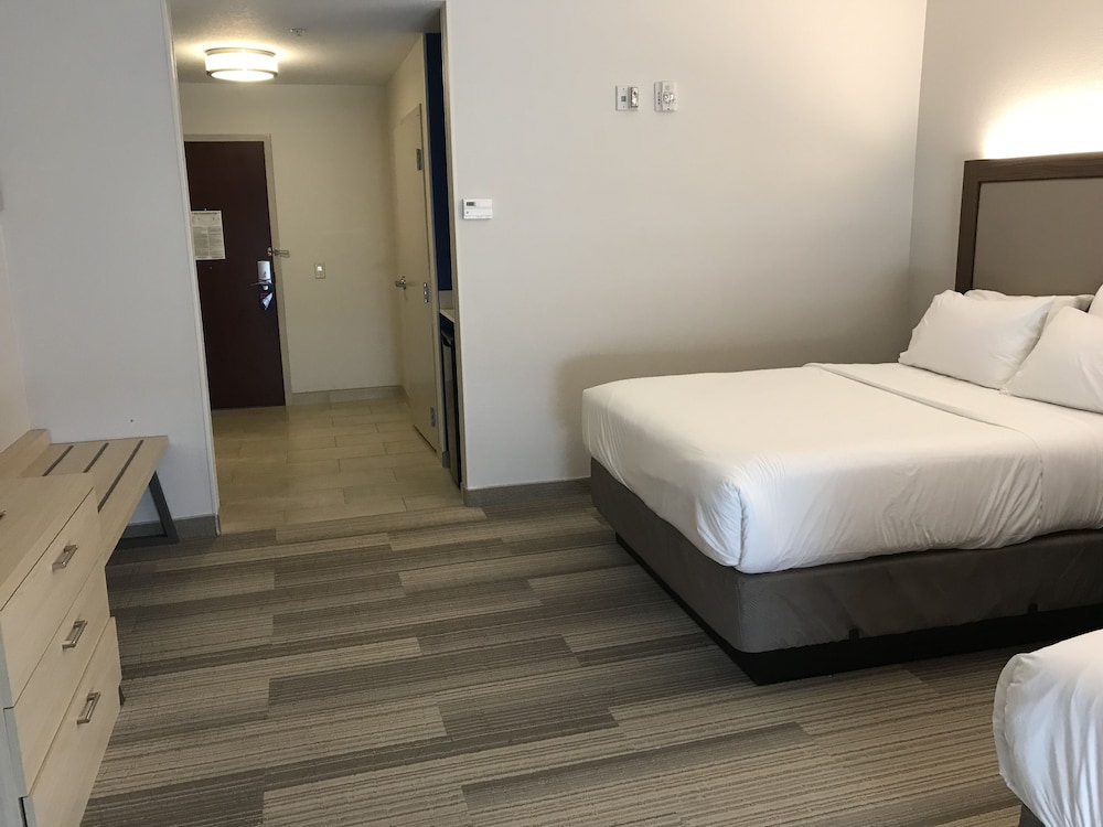 Standard Room, Accessible (Mobility) - Photo 1