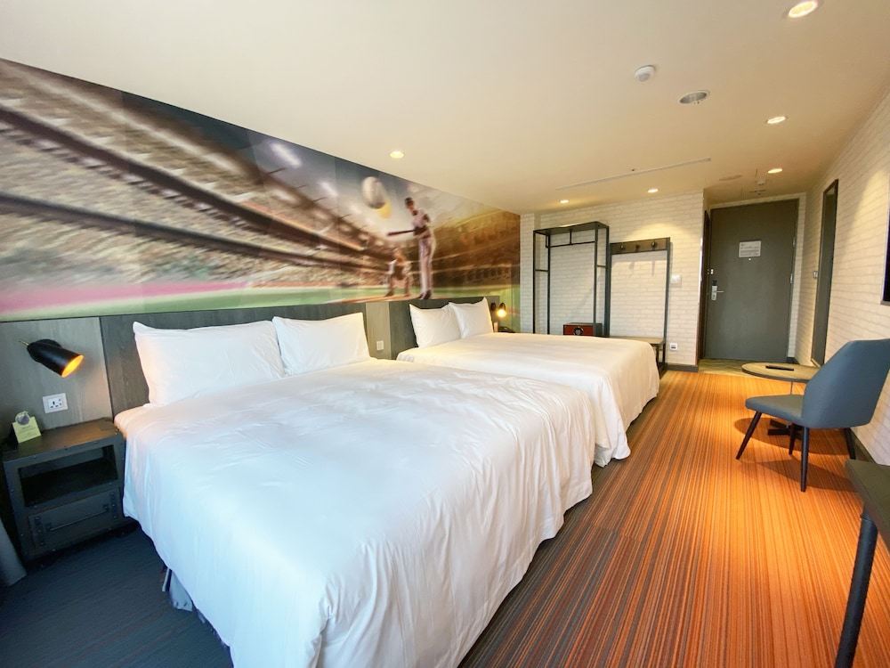 Basic Room, 2 Queen Beds photo 1