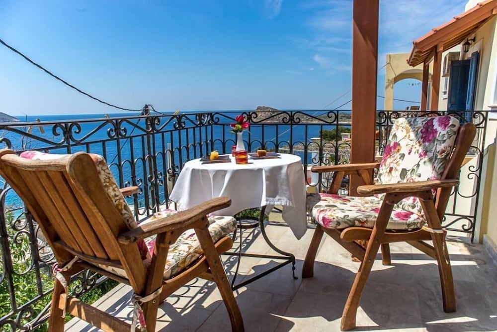 Comfort Studio, 1 Double Bed, Sea View (Top Floor) photo 2