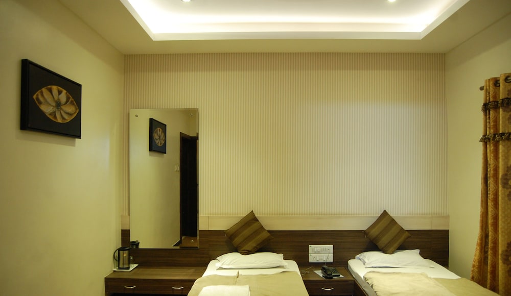 Deluxe AC Room