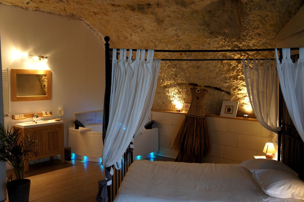 Superior Single Room, Ensuite, Garden View (Marquises) photo 1