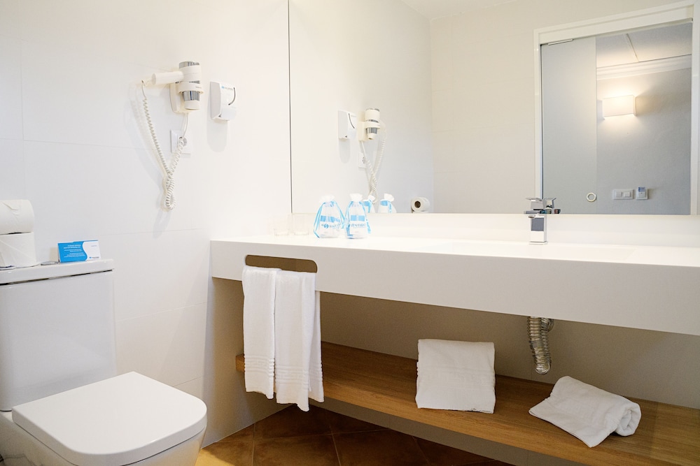 Standard Double Room - Photo 2