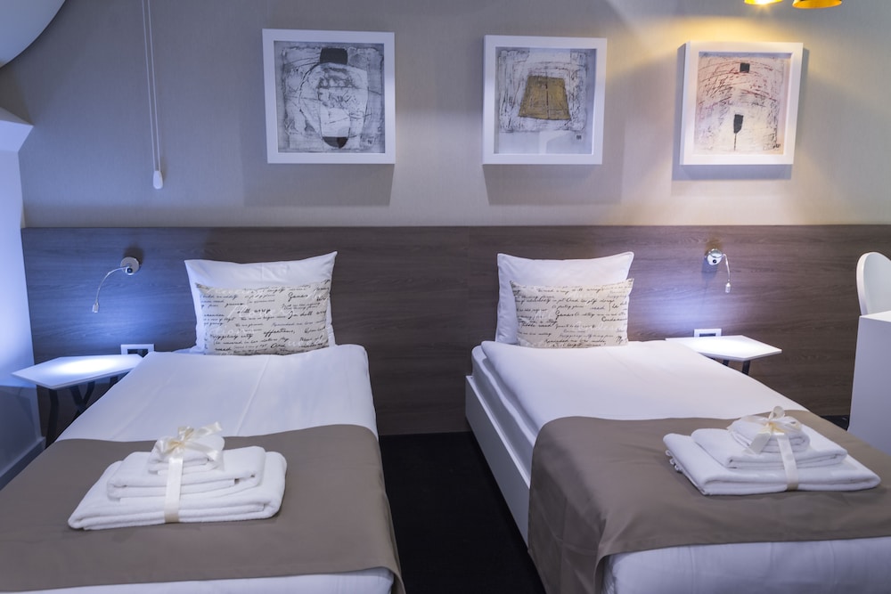 Comfort Twin Room - Photo 2
