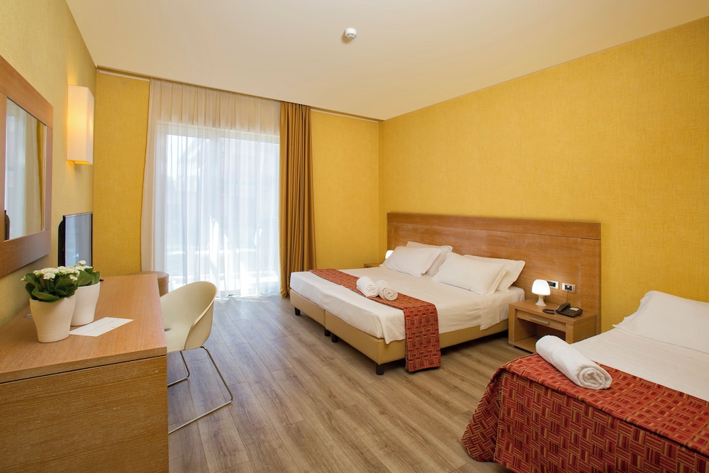 Triple Room photo 2