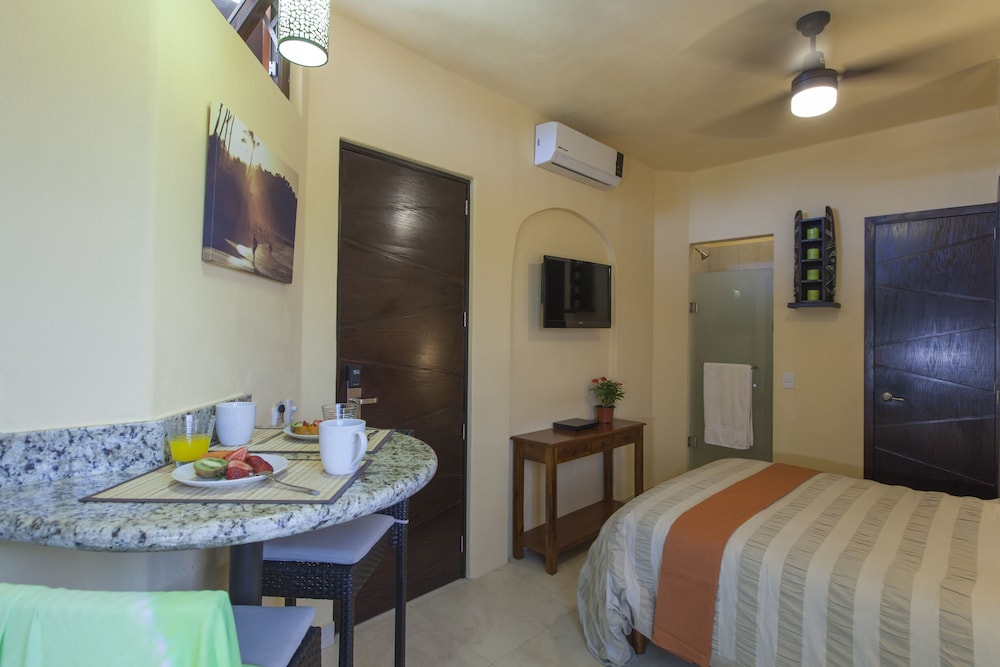 Comfort Studio Suite, 1 Queen Bed