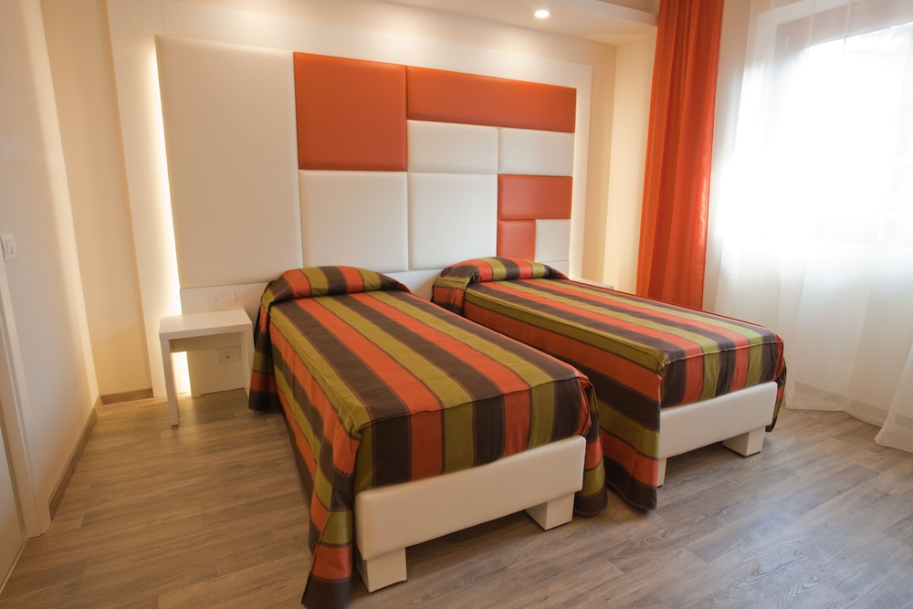 Standard Triple Room photo 3
