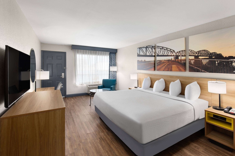 Room, 1 King Bed, Accessible - Photo 3