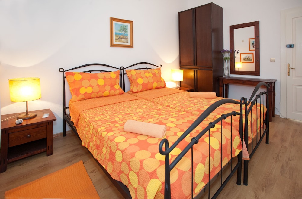 Apartment (A1)