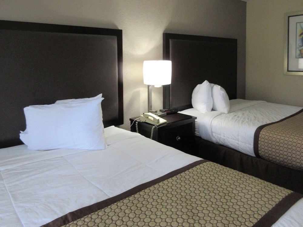 Standard Room, 2 Queen Beds, Non Smoking photo 1
